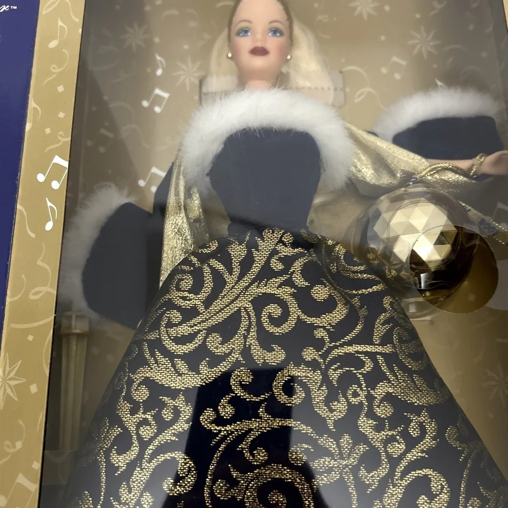 Mattel Barbie Ring in the New Year Doll Blonde 2001 Original Box #52742 Vintage